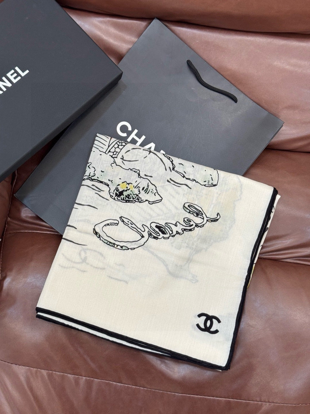 CHANEL 25S SCARF 135 CM IN CASHMERE SILK 943698