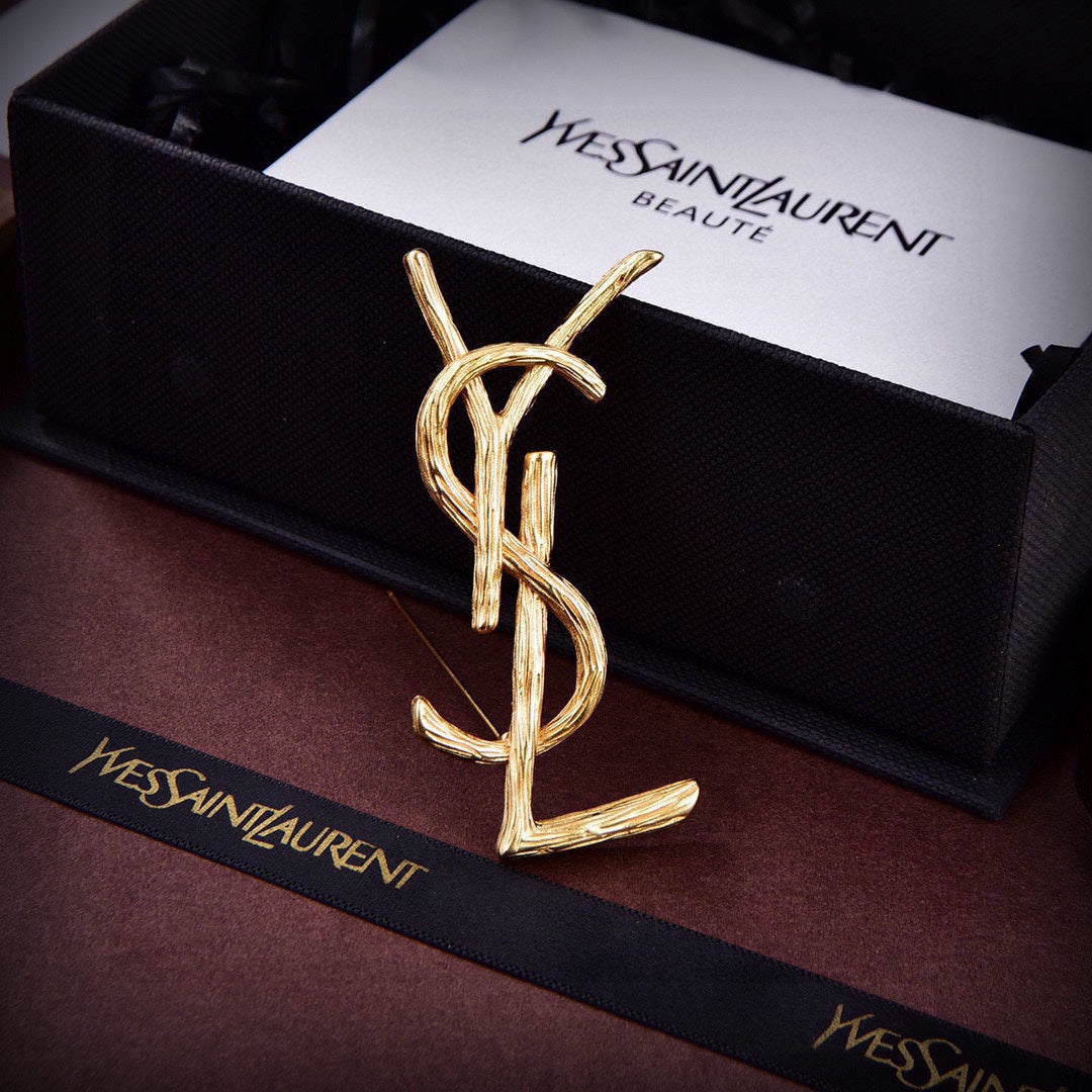 18K Saint Vintage Brooch