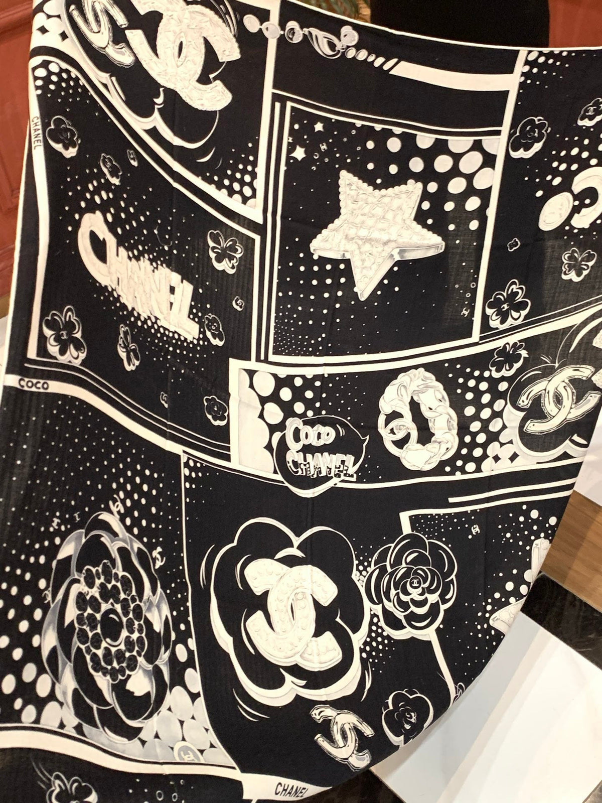 CHANEL 25S SCARF 140 CM IN CASHMERE SILK 941831