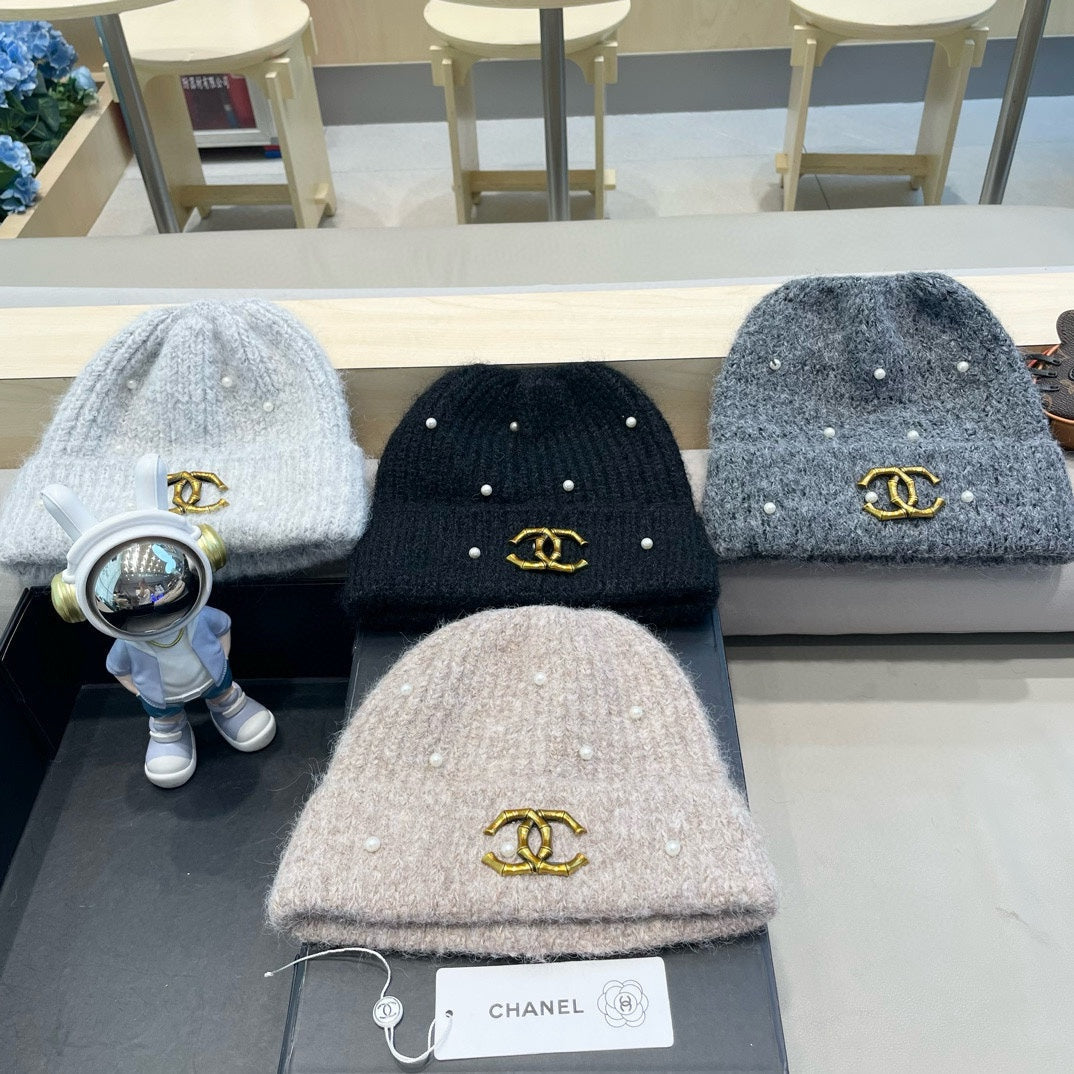 CHANEL BEANIE HAT IN KHAKI BROWN WOOL 430084