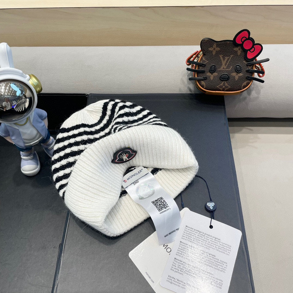 BEANIE HAT IN WHITE MIX BLACK CASHMERE 436733