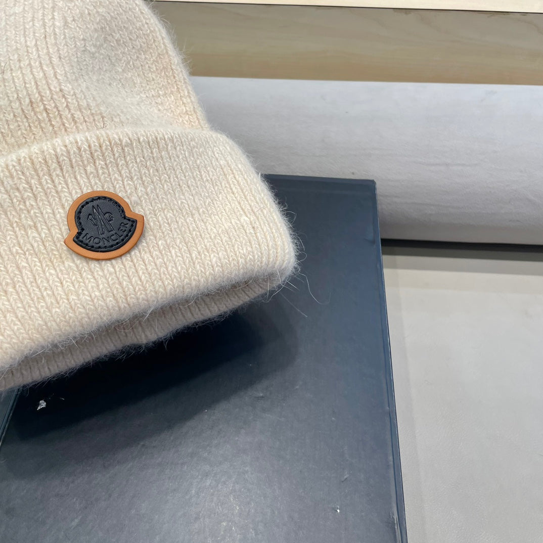 BEANIE HAT IN BISQUE BEIGE WOOL 438122