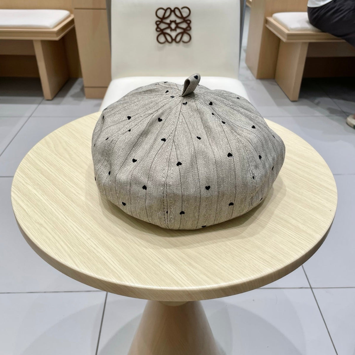 CHANEL BERET HAT POLKA DOT GREIGE 672670