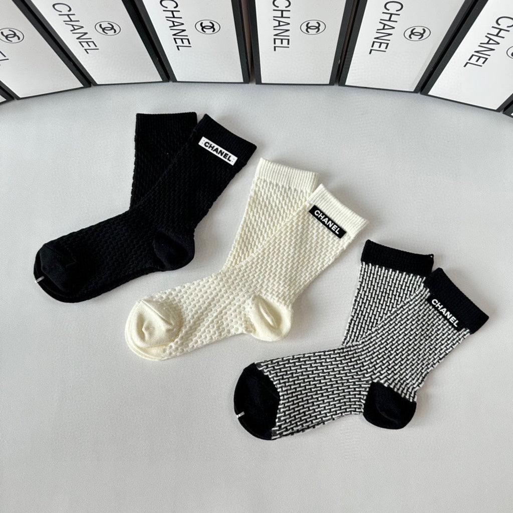 CHANEL CREW SOCKS 417465 ( 1 BOX )