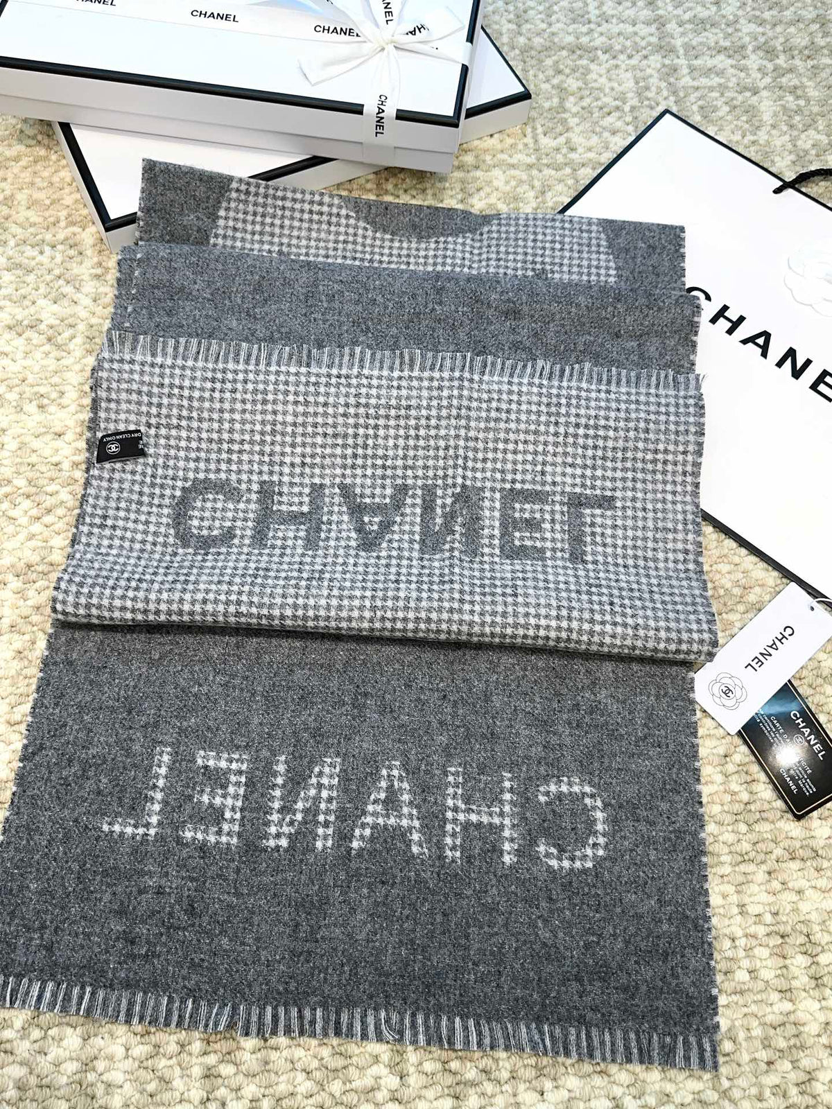 CHANEL HOUNDSTOOTH SCARF 185 CM IN SHADOW GRAY CASHMERE 393122