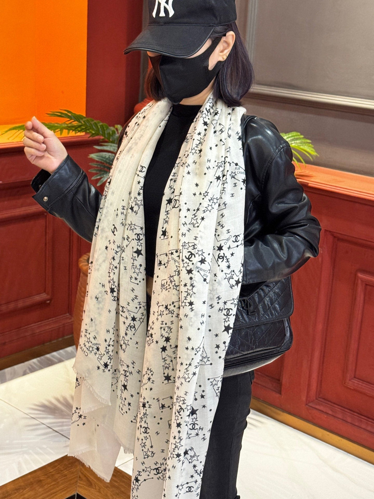 CHANEL 25S SCARF 200 IN CASHMERE 728987