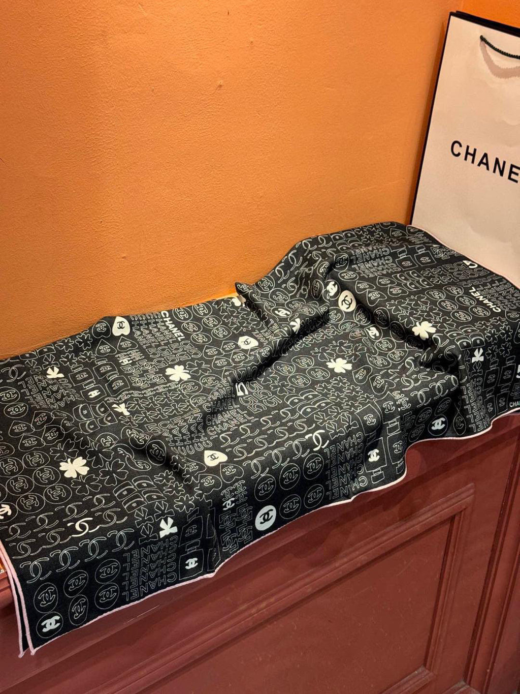CHANEL 25S SCARF 110 IN CASHMERE SILK 738477