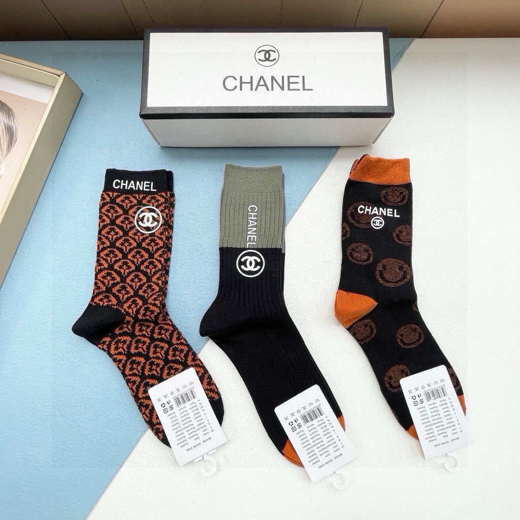 CHANEL CREW SOCKS 409650 ( 1 BOX )