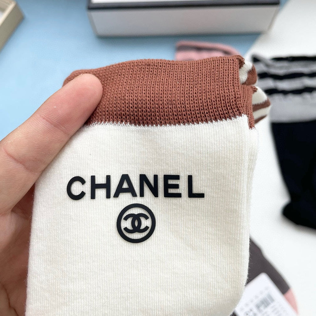 CHANEL CREW SOCKS 409473 ( 1 BOX )