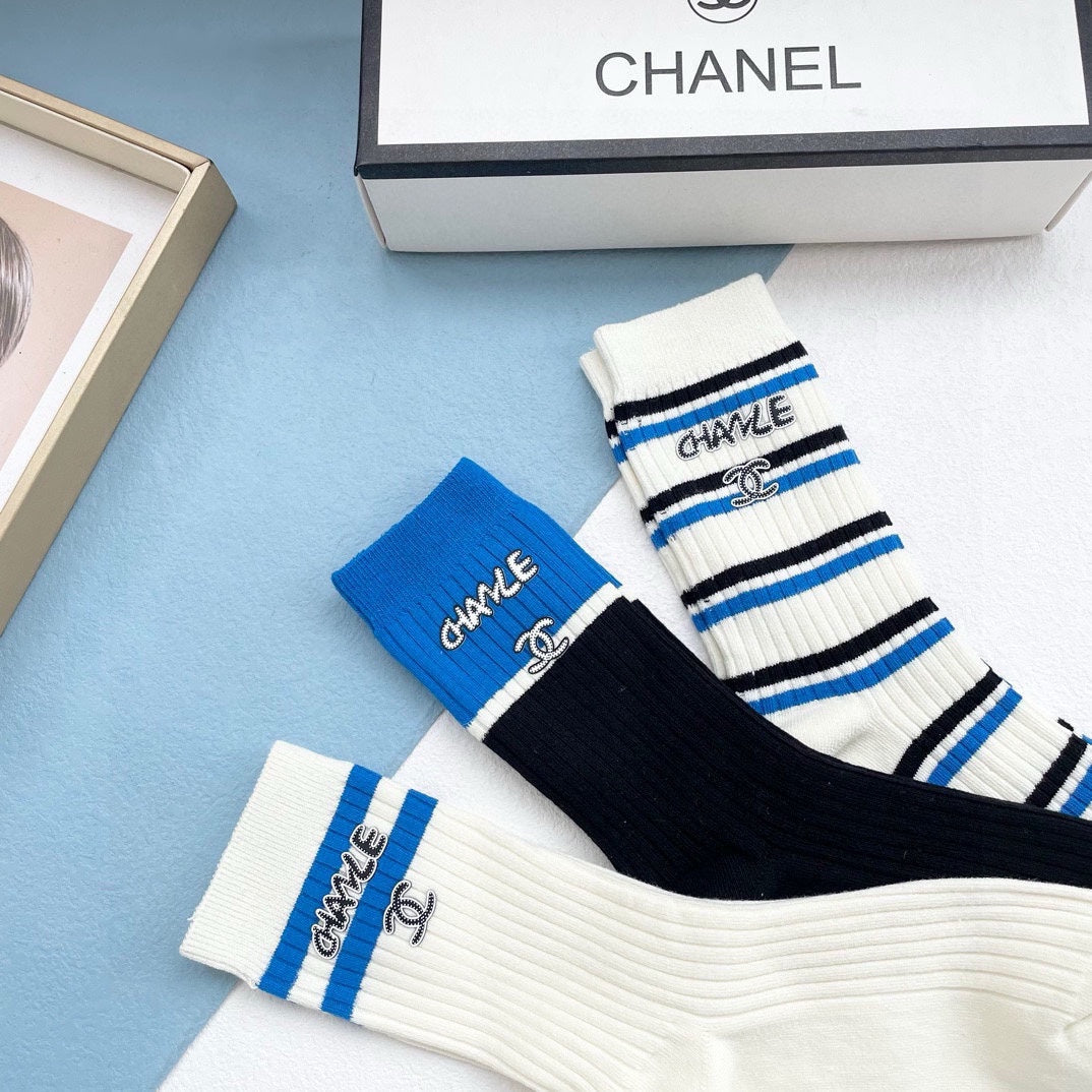 CHANEL CREW SOCKS 423885 (1 BOX)