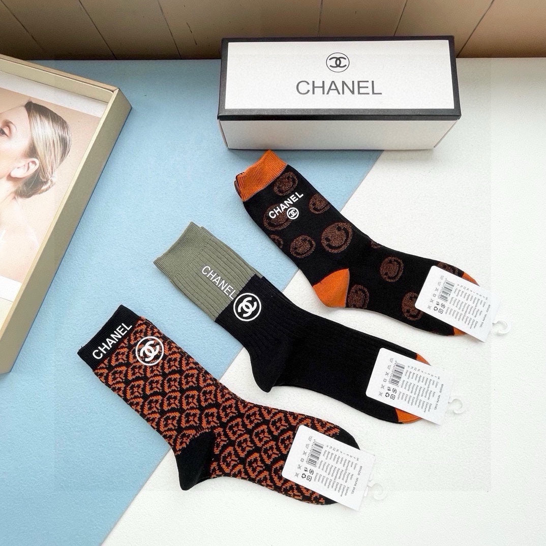 CHANEL CREW SOCKS 423923 (1 BOX)