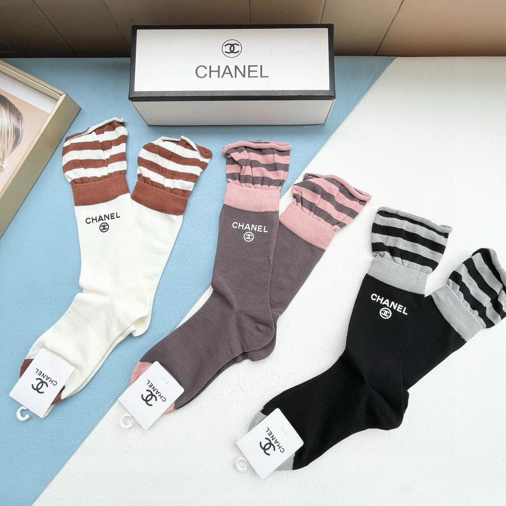 CHANEL CREW SOCKS 425566 ( 1 BOX )