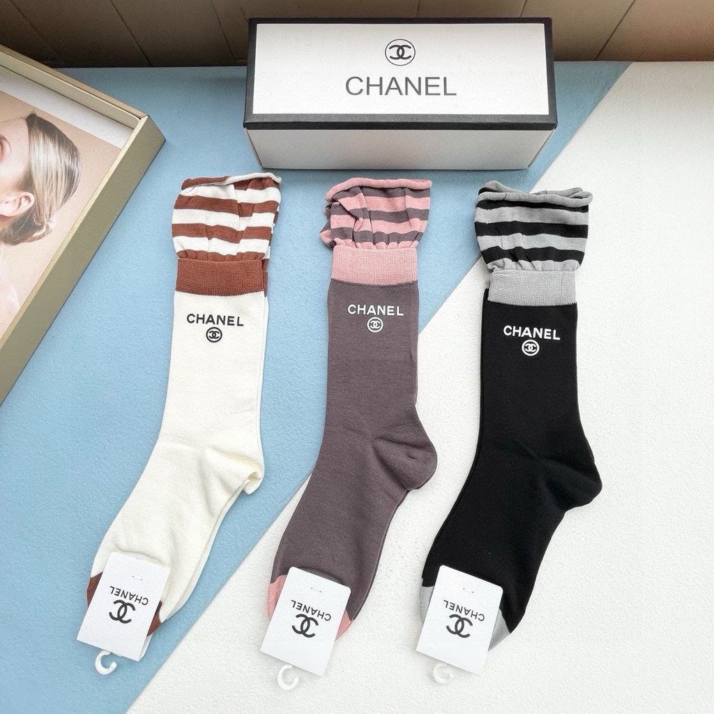 CHANEL CREW SOCKS 425566 ( 1 BOX )